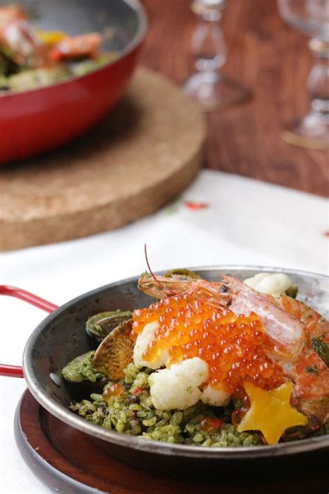 Here are some easy seven fish dinner recipes along with a few funny stories of my feast of the seven fishes past. Christmas Paella | Seafood dinner, Seafood recipes, Cooking recipes