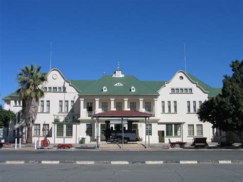 It is located in central namibia in the khomas highland plateau area, at around 1,700 metres (5,600 ft) above sea level. Liste der Personenbahnhöfe in Namibia