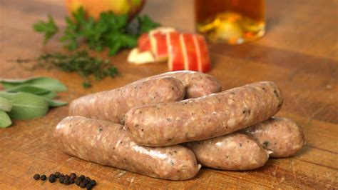 Add the apples and sausage, season with a bit of freshly ground black pepper and combine thoroughly. Chicken Apple Sausage Recipes / Chicken Apple Sausage One ...