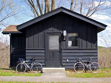 Situated on a high ridge with majestic views of the shawnee national forest, ashton ridge cabins are just 2 miles from the entrance to giant city state park. My Name is Rob: 2009-03