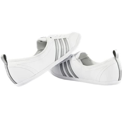 We would like to show you a description here but the site won't allow us. adidas Damen Ballerina Piona W Schuhe Weiß Sneaker Sommer ...