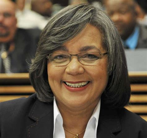 Patricia de lille, minister van openbare werke en infrastruktuur, se man, edwin de lille, is minister de lille en haar man was 49 jaar lank getroud en het een kind, alistair. Patricia de Lille - IGC