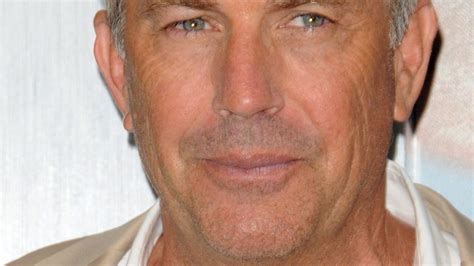 Henson holten sich 1,31 millionen (4,9 prozent) ins haus. Brutaler Hai-Angriff: Kevin Costner rettet seine Ehefrau ...