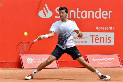 Tomas barrios vera competes at the atp challenger event in almaty, kazakhstan. Tomás Barrios clasificó al cuadro principal del Challenger ...