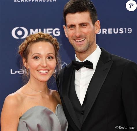 Novak djokovic ist ohne argumente einer der größten rasentennisspieler der welt in der geschichte. Novak Djokovic touché par la Covid-19 avec sa femme, il ...