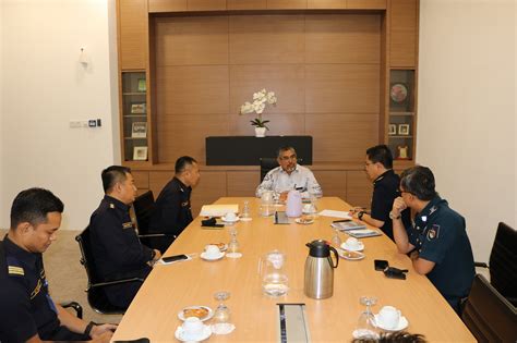 Portal rasmi jabatan pengangkutan jalan malaysia. KUNJUNGAN HORMAT OLEH TUAN AZRIN BORHAN PENGARAH JABATAN ...