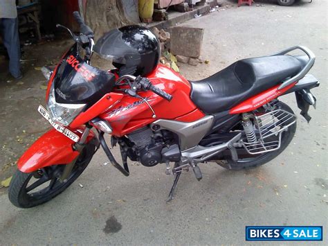 Launched as the hero honda hunk way back in 2007, this is a bike in the 150cc category that is one of the most masculine and heavy bikes in the category. Used 2008 model Hero Hunk for sale in Kolkata. ID 32432 ...