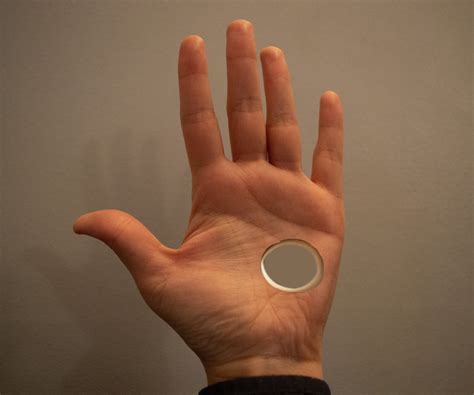 Hole in Your Hand Illusion : 4 Steps (with Pictures) - Instructables