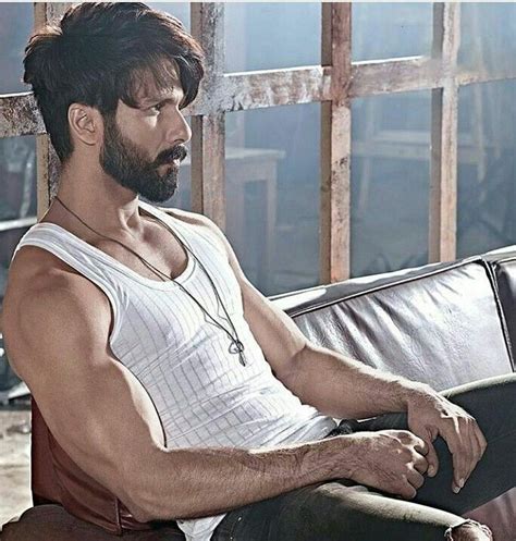 Several celebs like ranveer singh, katrina kaif, and kareena kapoor khan were spotted in mumbai. Shahid Kapoor | Mens hairstyles short, Hottest guy ever ...