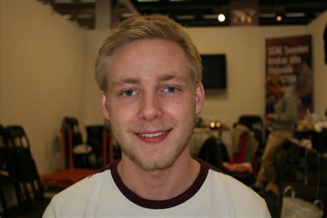 Последние твиты от emil eriksson (@erikssoneemil). Den officiella Barista Cup bloggen 2010: Intervju med Emil ...