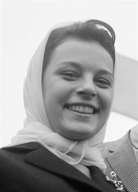 Hülya koçyiğit, 1991'de devlet sanatçısı unvanı aldı. Hülya Koçyiğit - Wikiwand