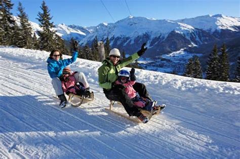 The rinerhorn lift brings visitors up to the jatzmeder (2,053 m). Foto's Skigebied Davos Rinerhorn | Fotoalbum Impressie ...