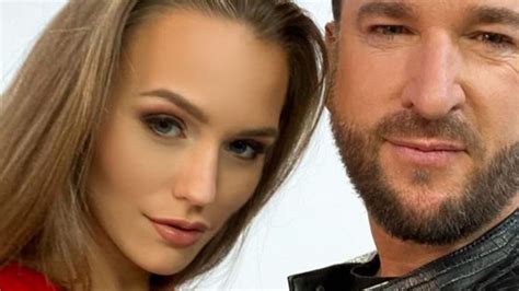 Seit 2018 sind die brünette und der schlagerstar mittlerweile ein paar. Laura verdient mehr als Micha: Für den Wendler ein Problem ...
