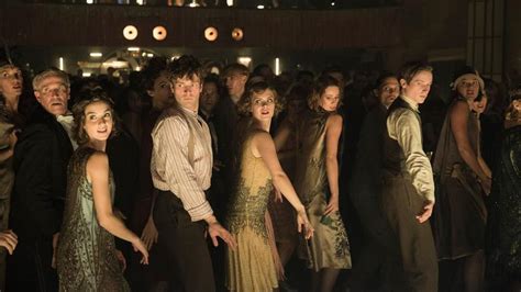 It is created, written and directed by tom tykwer, achim von borries and hendrik handloegten. Bilder: Folge 2 - Babylon Berlin - ARD | Das Erste