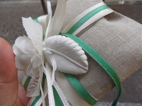 Come fare un semplice sacchetto per delle bomboniere. Bomboniere per Amore: Sacchetto in lino cucito a mano con ...