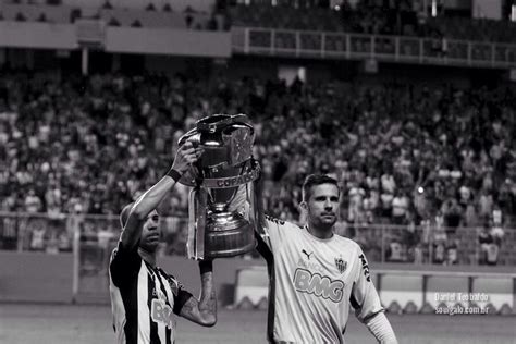 Atlético mineiro (2) 4 scorers: Diego Tardelli e São Victor após a final da Copa do Brasil ...