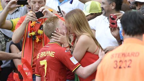 The couple, who have a son together named mason milian, have been together since 2014. Kevin De Bruyne heureux papa d'un petit Mason Milian