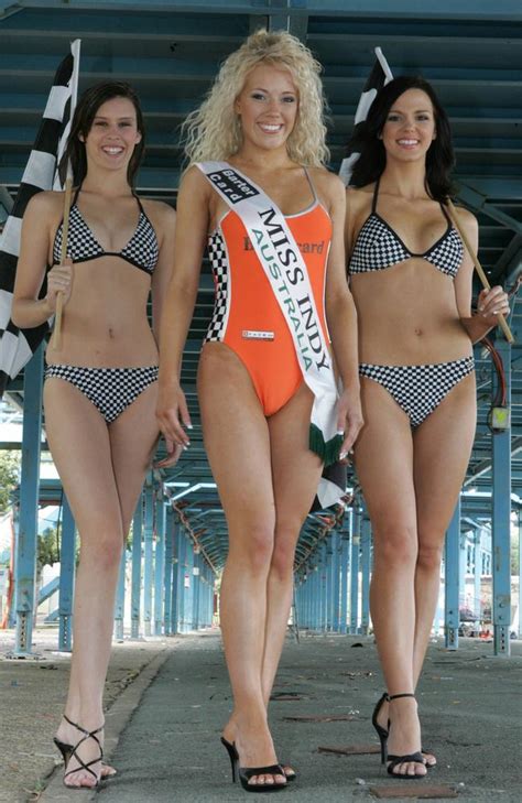 Grid girls sind heute auch nicht mehr das, was sie mal waren. Miss Supercars winner Katie Stevens shocked to hear grid ...