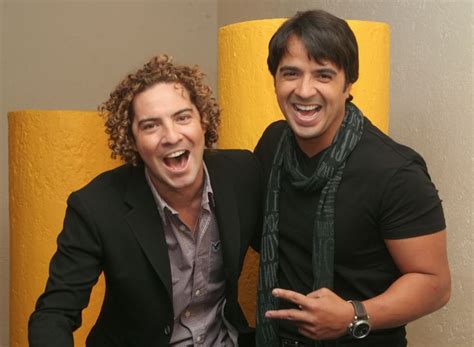  shouts  david luiz sucks! Luis Fonsi & David Bisbal | Tolle männer, Sänger, Tolle