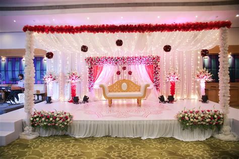 You just need a few wedding decorations used to maximum effect. Shopzters is a South Indian wedding site | Wedding hall ...
