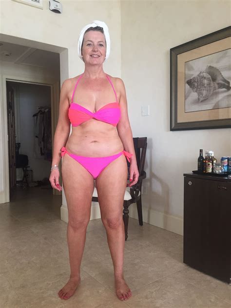 Vamos a reservar un hotel cerca de la playa. Carol Kirkwood: Mature's Allure (LEAKS) - The Fappening ...