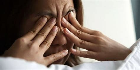 Sahabat 99, pembengkakan mata biasanya diakibatkan oleh banyak hal mulai dari penumpukan cairan hingga. Gangguan Mata Ini Sering Kita Alami Saat Bangun Tidur ...