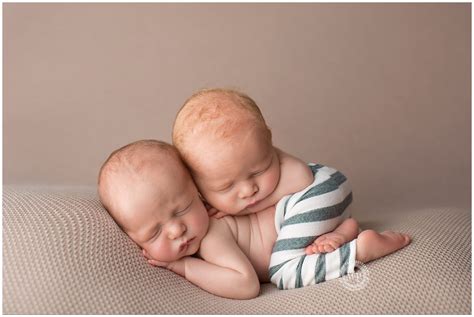 Twins Pictures | Newborn baby boys | Orange County photographer