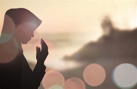 إذا كنت لا تستطيع الابتسام فلا تفتح دكاناً. بنات تدعو الله , صور بنات تدعي جميلة - دموع جذابة