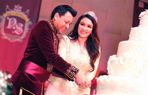 Sarimah ibrahim, tunku jamie selamat bergelar suami isteri. Wedding Of Tunku Jamie Nadzimuddin & Che Puan Sarimah ...