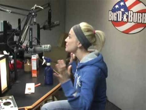 A rump shaker doing her thing. Kellie Pickler Wet T-Shirt Contest part 2 - YouTube