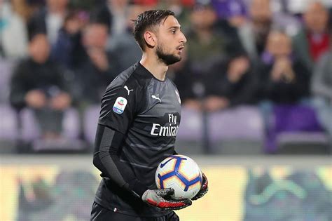 Starting off, gianluigi donnarumma was born on the 25th day of february 1999 at castellammare di stabia in italy. Milan, Donnarumma finanzia il mercato: da Sensi e Kramaric ...