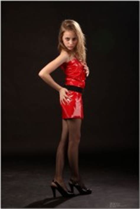 Tmtv model violette image gallery photogyps. TMTV | Violette - Red Vinyl (x100)