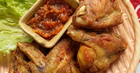 Ini dia lauk favorit keluarga kami : Aneka Resep Ayam Goreng Bumbu Kuning Gurih Kriuk : Diah ...