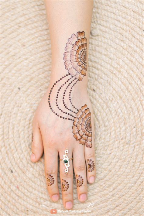 Sep 11, 2017 · jennifer lawrence knows this firsthand. Big Flower Mehndi Design For Back Hand 2020 - These Creative And Simple Mehndi Design Ideas in ...