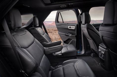 Under the hood is a 2.3l ecoboost engine produc. 2021 Ford Explorer Interior Photos / New 2021 Ford ...