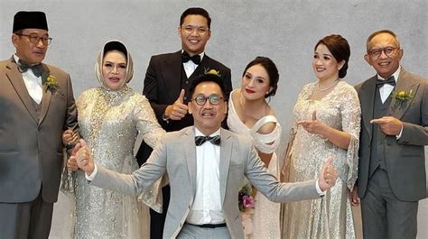 Kamu juga bisa download secara legal di itunes untuk mendukung artis agar terus berkarya. Baru Nikah, Anak Dituntut Kasih 4 Cucu ke Hetty Koes Endang