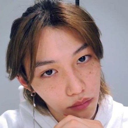 Is he married or dating a new girlfriend? FELIX LIVE 13.04.21 em 2021