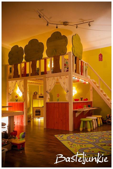 Ein hochbett gibt kindern zum einen ein gefühl von größe und andererseits aber. Kinderhochbett Pauli / Kinderbett Etagenbett Pauli Buche Vollholz Massiv Weiss Lackiert Mit ...