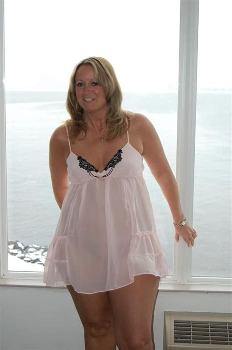 Hot japanese step mom toying with two young son in bath. cfnudes: formikki from CF - Curvy Wives | Curvy and Sexy ...