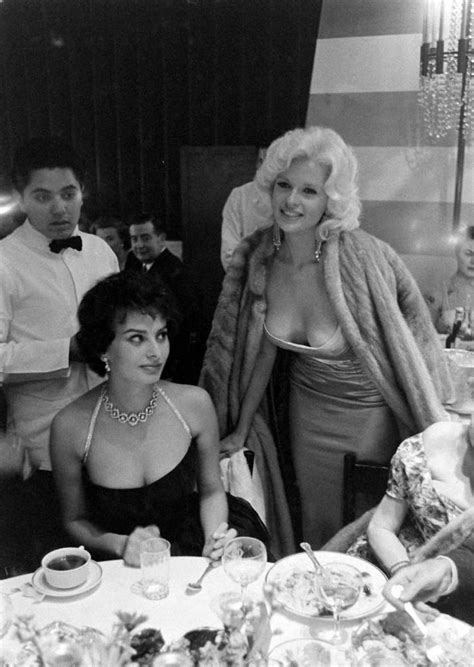 American actress and model jayne mansfield, known for her publicity stunts, attended a dinner at the exclusive beverly hills romanoff's restaurant hosted by paramount pictures to officially welcome italian actress sophia loren to hollywood. Jayne Mansfield and Sophia Loren | Sophia loren, Sophia loren images, Sofia loren
