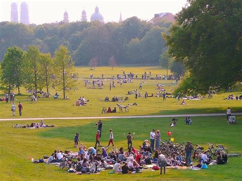 Weitere parkplätze am englischen garten falls der parkplatz mal überfüllt sein sollte, dann finden sie vielleicht in den umliegenden straßen allen voran in der hirschauer straße einen freien platz. 29 best Englischer Garten - Munich images on Pinterest ...