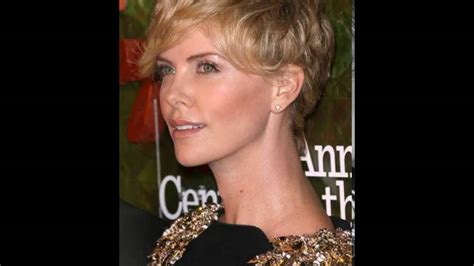 Why is charlize theron's hair so short. Charlize Theron And Her Tender Curly Christmas Hairstyle ...