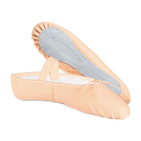 Little dancers will flourish in our innovative collection of handmade ballet shoes, crafted from leather and canvas. Canvas Full-Sole Demi-Pointe Ballet Shoes - Decathlon