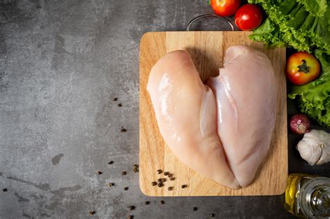 That is, they still have the ability to hunt and eat their prey. Can cats eat raw chicken? Health risks and benefits | Meow ...