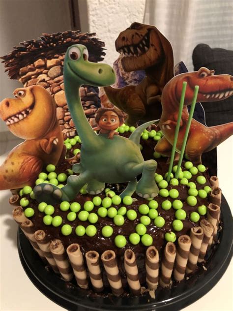 Triceratops cake topper for dinosaur birthday by sweettouchdecor. DIY arlo's cake