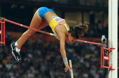 Sverige ligger på sjunde plats halvvägs in i tävlingen. Angelica Bengtsson - Pole Vault Athlete