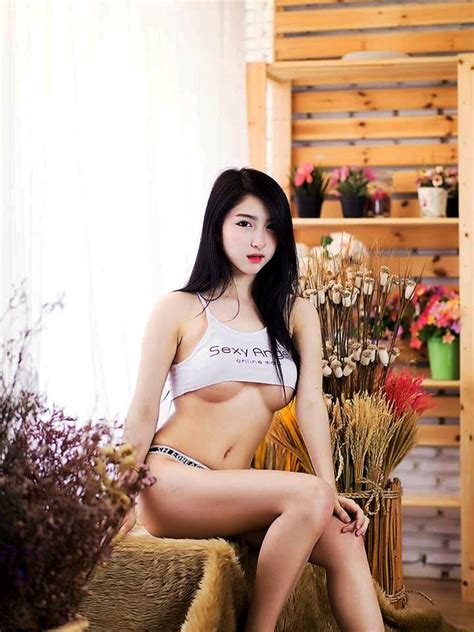 Chinese sirens is an chinese entertainment blog dedicated to bringing you the hottest picture ,news and models from china. Asian Sirens · Thananchanok Lathi