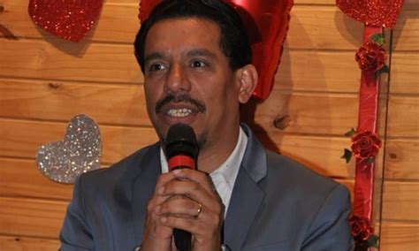 Flordelis dos santos de souza (born 5 february 1961), known as flordelis, is a brazilian contemporary christian singer, pastor and member of the chamber of deputies representing rio de janeiro. Quem é Anderson do Carmo, o marido da deputada Flordelis ...