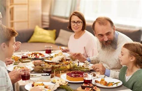 From creamy lasagna to impressive pork tenderloin, these delicious alternative christmas dinner ideas are a twist on the traditional. Non Traditional Christmas Dinner / Non-traditional ...