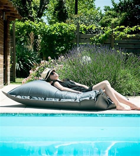 Pour ses nombreux avantages, le carrelage est un des revêtements les plus utilisés pour parer les bords d'une piscine. Big bag intérieur extérieur grand modèle Shelto terrasse ...